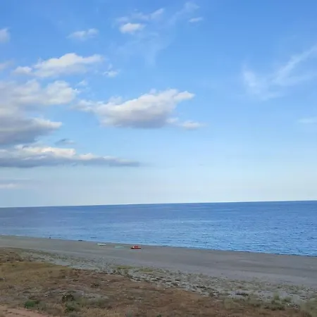 Grounded To Earth -Bed And Breakfast Bed & Breakfast Siderno