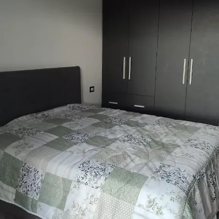 Grounded To Earth -Bed And Breakfast * Siderno